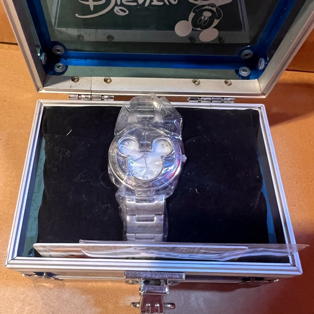 Disney Silver Mickey Mouse Men's Watch